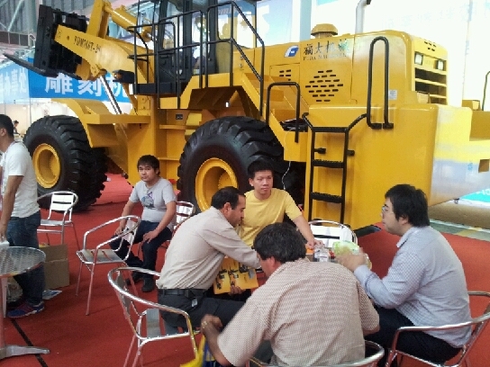 福大機(jī)械參加2012年第九屆中國（云?。﹪H石材科技展覽會